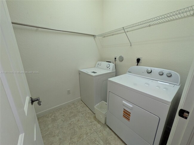 Building Photo - 601 Pacific Grove Dr