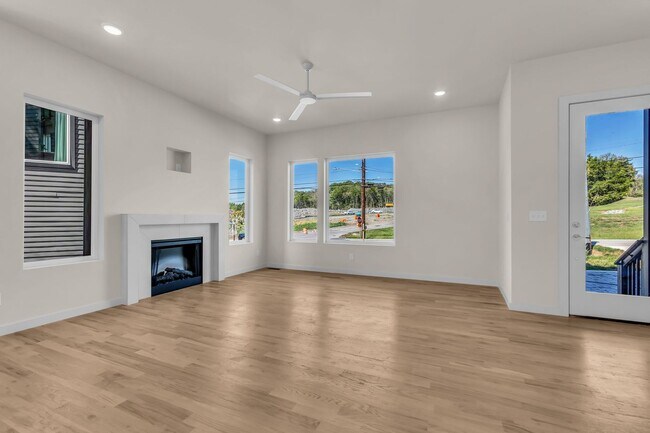 Building Photo - Amazing New Construction in North Nashville!