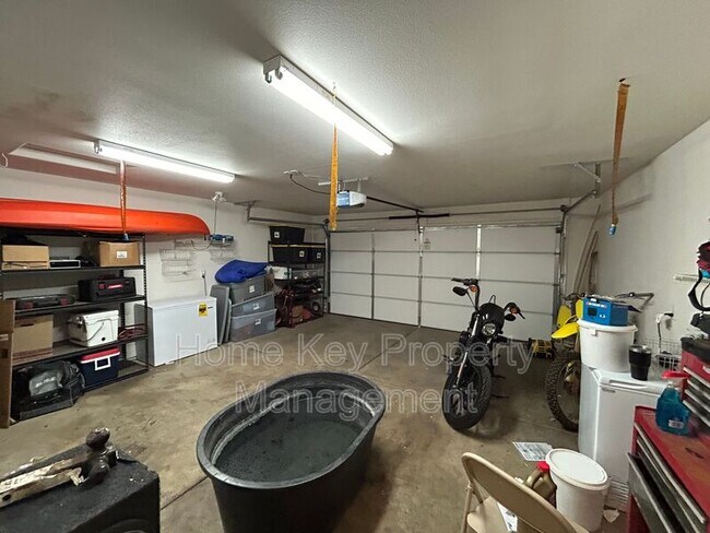 Building Photo - 2056 E Middleton Dr