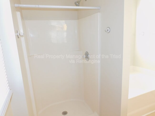 Building Photo - 600 Pecan Ridge Cir