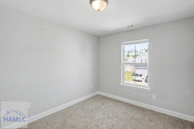 Building Photo - 547 Fairview Cir