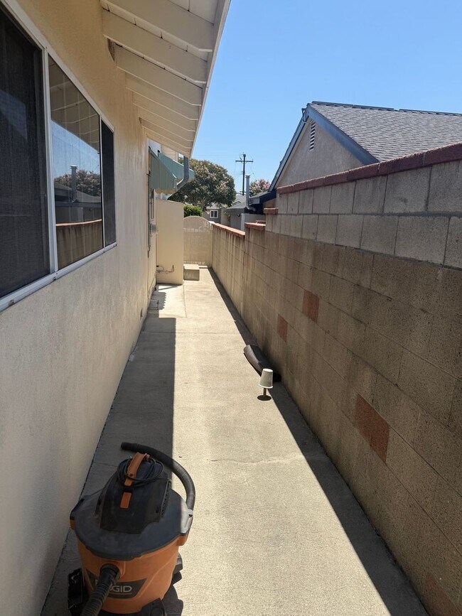 Building Photo - 15413 Talbot Dr