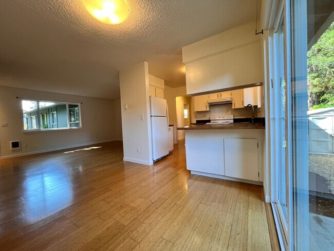 Building Photo - #244-5110 SE 41st Ave