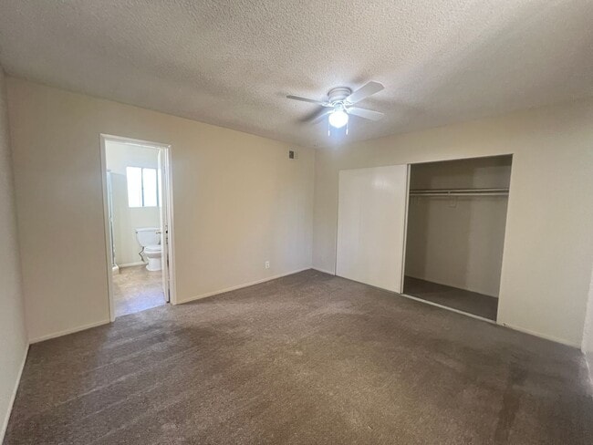 Building Photo - 3 Bedroom 2 Bath Home ,