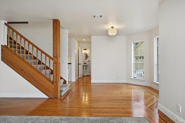 Building Photo - 1395 Grove Ct