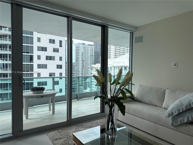 Building Photo - 1331 Brickell Bay Dr