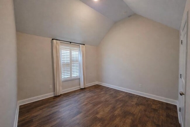 Building Photo - Get ready to fall in love—this sleek, modern beauty in West Creek Farms is bringing the wow facto...