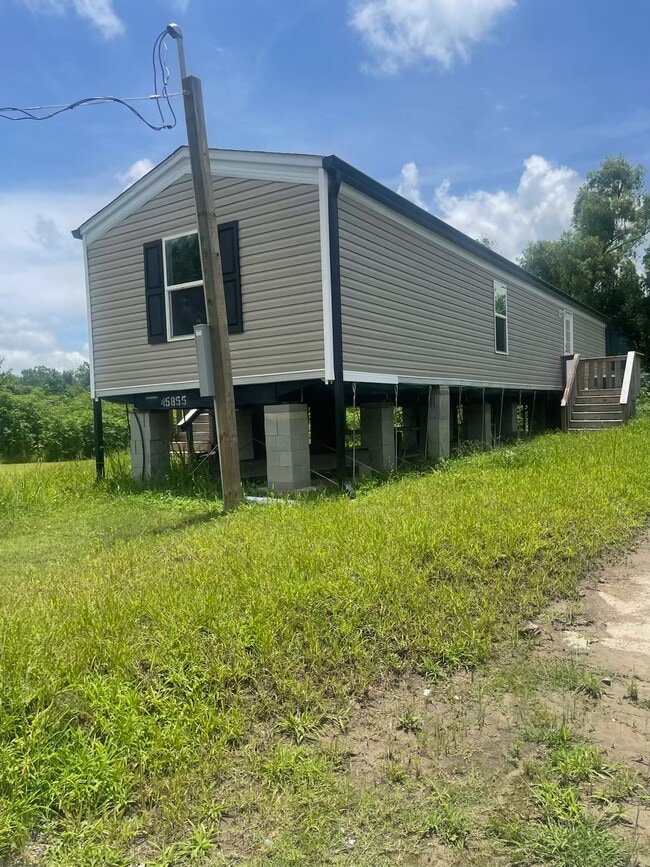 Building Photo - 502 Triple Oaks Dr