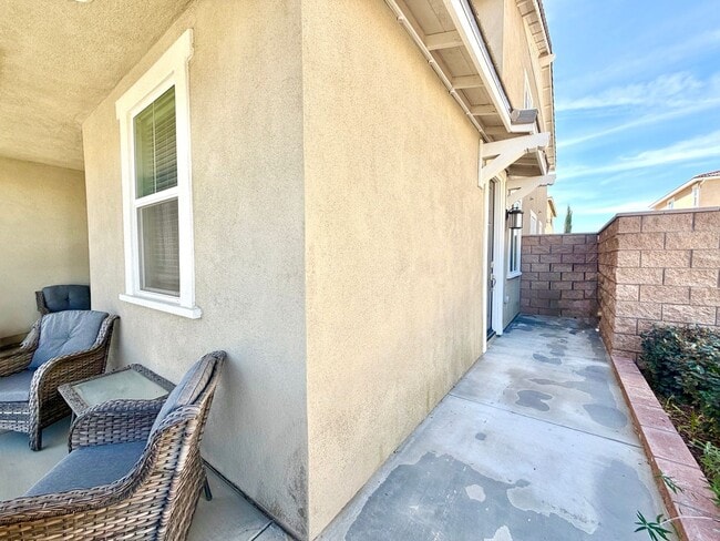 Building Photo - Resort-Style Pool Home with Mother-in-Law Suite,  RV Access & Included SOLAR Near Heritage Lake