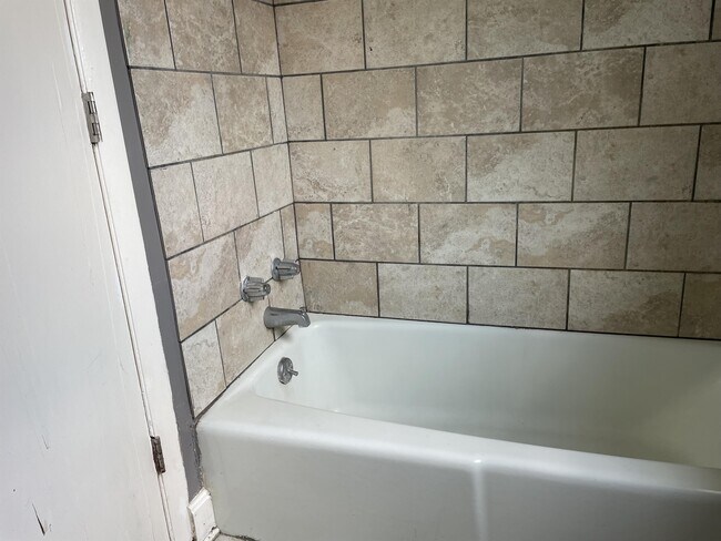 Building Photo - 262 Osage Ct