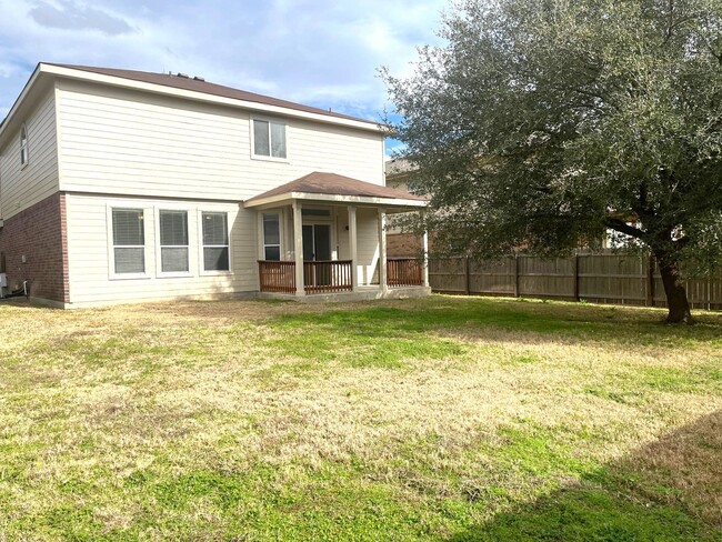 Building Photo - 4 Bedroom 2 1/2 Bath in Cibolo!