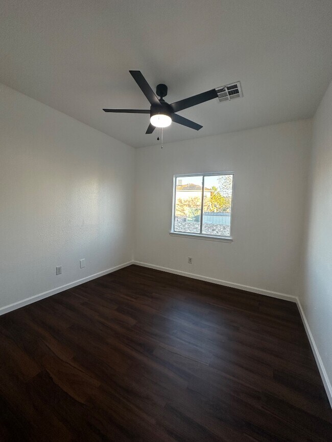 Building Photo - 7600 Plaza Redonda Dr