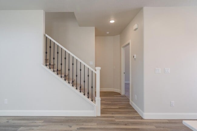 Building Photo - 548 N 550 W