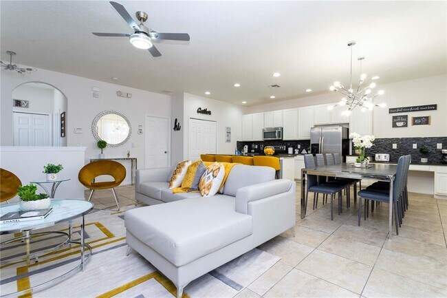 Building Photo - 650 Las Fuentes Dr