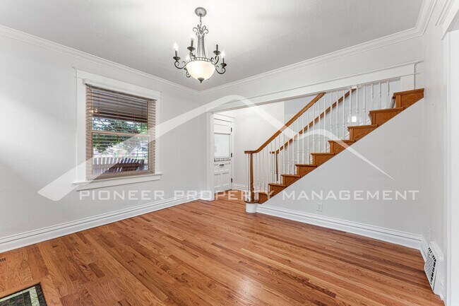 Building Photo - 3256 Meade St
