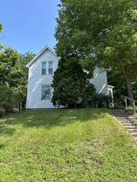 Building Photo - 1 bed 1 bath near downtown and UWEC