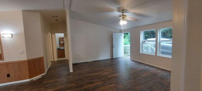 Building Photo - 6740 Greystone Ln