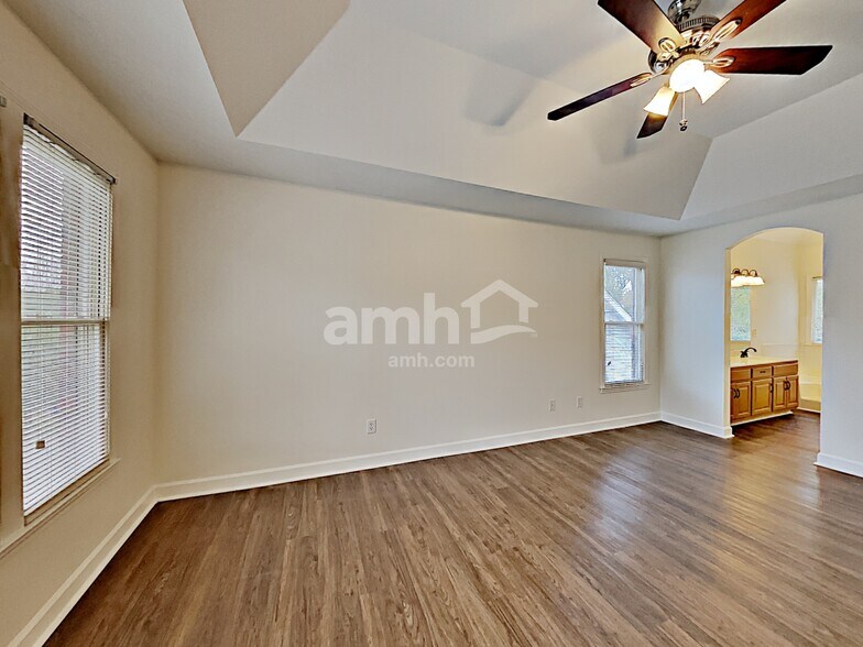 Building Photo - 4013 Windwood Ln