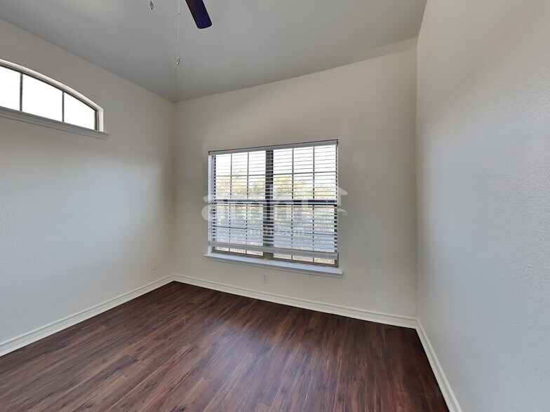 Building Photo - 1223 Cresswell Cove