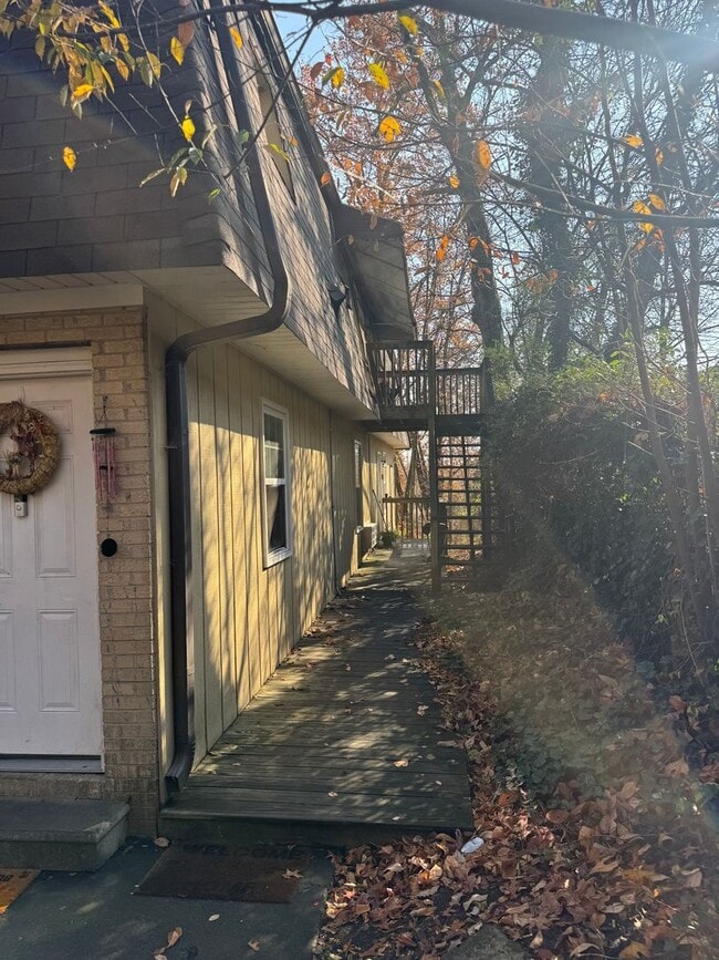 Building Photo - 2 bedroom for rent