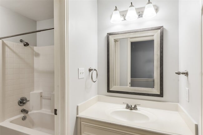 Building Photo - 1722 Redwing Bluff Dr