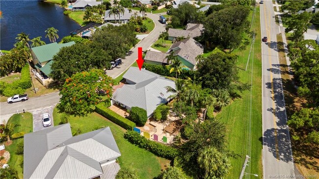 Building Photo - 10380 SE Jupiter Narrows Dr