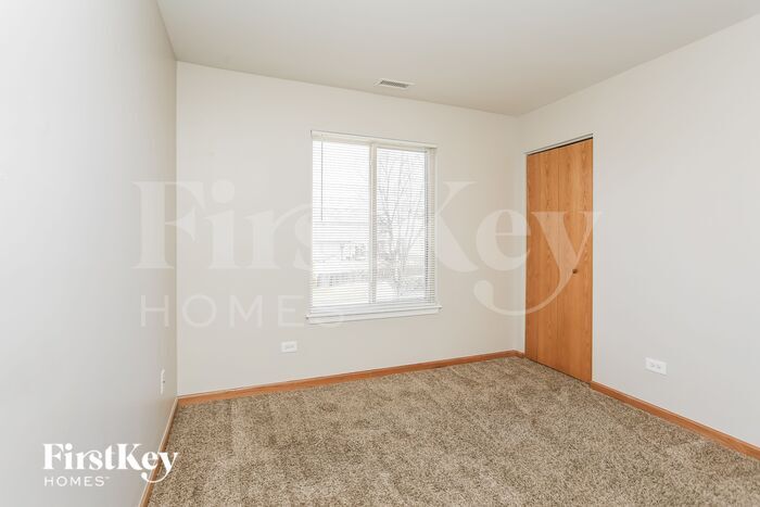 Building Photo - 2733 River Bend Ln