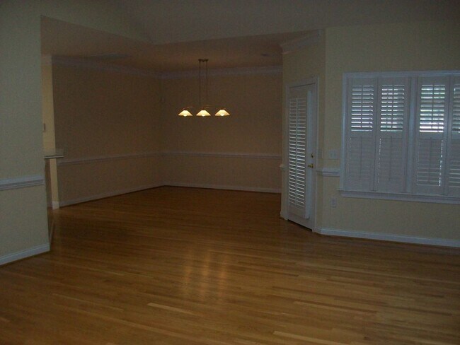 Building Photo - MARSH OAKS