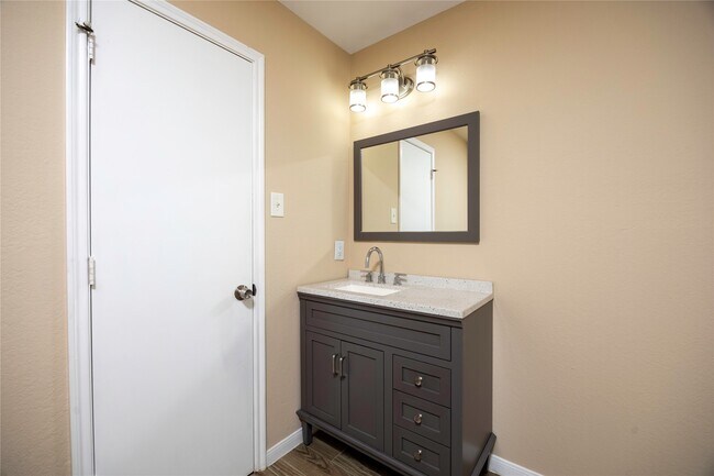 Building Photo - 1207 Bartlett Cove Dr