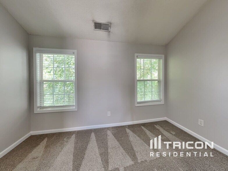Building Photo - 286 Greystone Pkwy