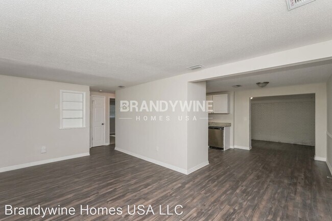 Building Photo - 2 br, 1.5 bath House - 3914 Winston Dr, Ne...
