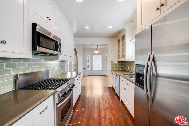 Building Photo - 1211 S Genesee Ave