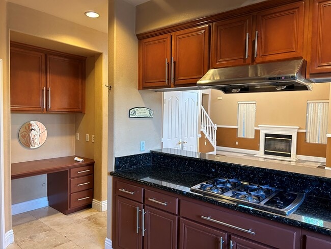 Building Photo - 8940 Deira Ln