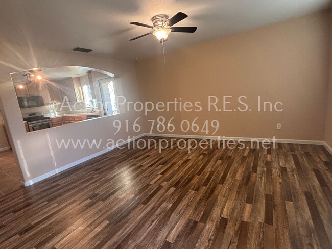 Building Photo - West Roseville LongMeadow 2 Gated, Single ...