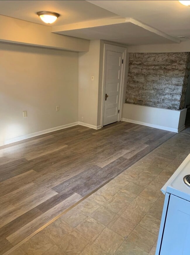 Building Photo - 312 S Upper St