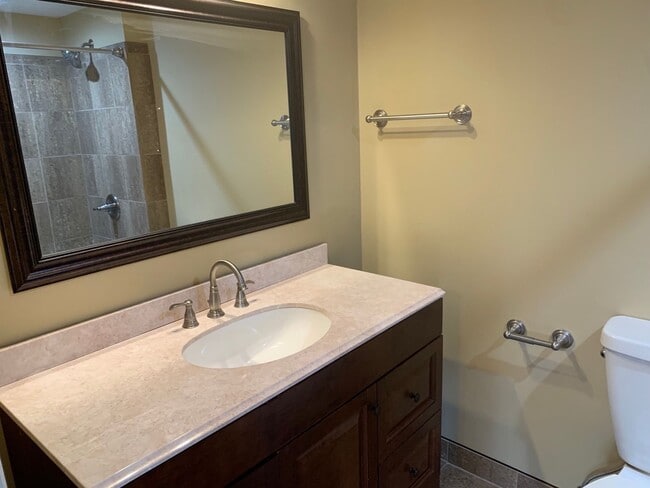 Building Photo - 3129 Shenandoah Ave