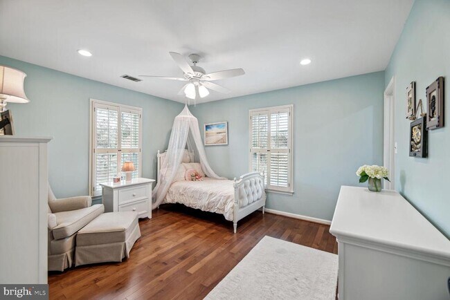 Building Photo - 6603 Forsythia St