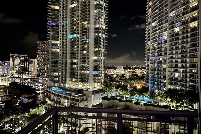 Building Photo - 350 S Miami Ave