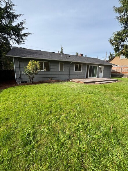 Building Photo - 7104 193rd Pl SW