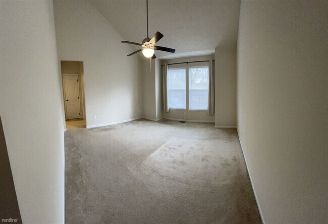 Building Photo - 4 br, 3.5 bath Townhome - 120 Robert Street