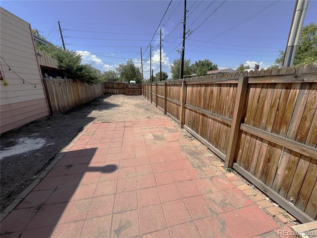 Building Photo - 679 Galapago St