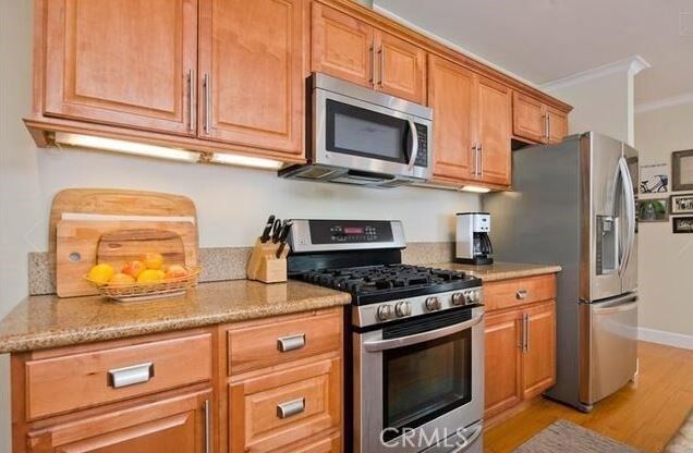 Building Photo - 17827 Burbank Blvd