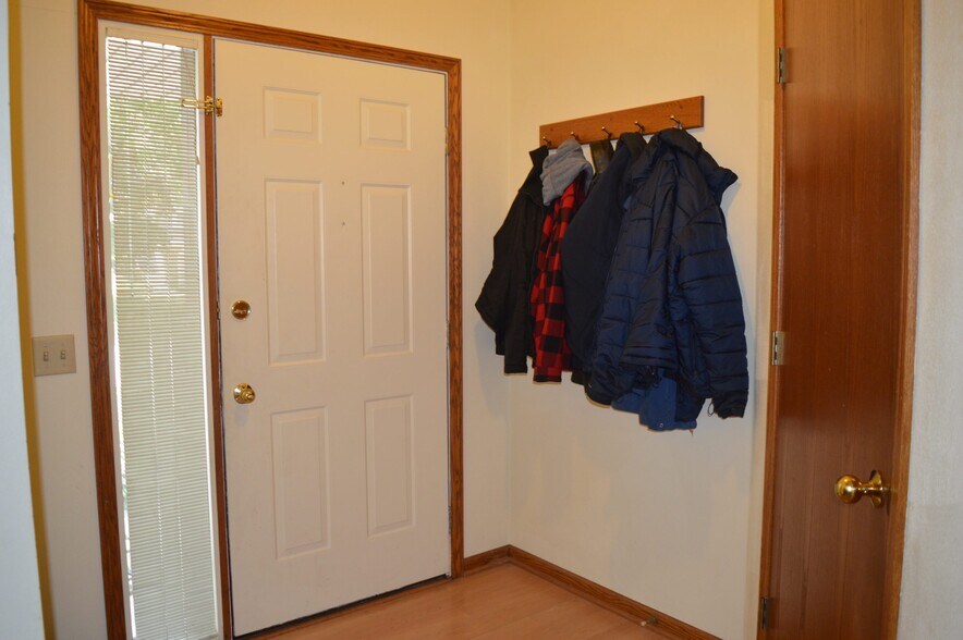 Building Photo - 7917 W Oakbrook Cir