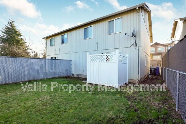 Building Photo - 4422 Remington Pl NE