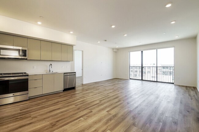 Interior Photo - Gramercy Terrace