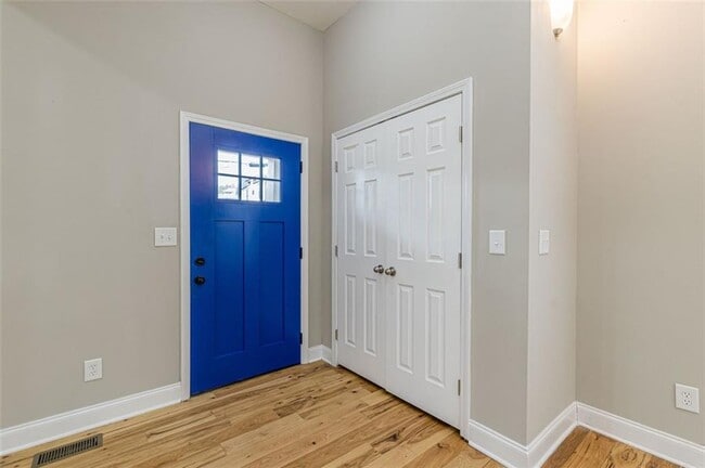 Building Photo - 3362 Colville Ave