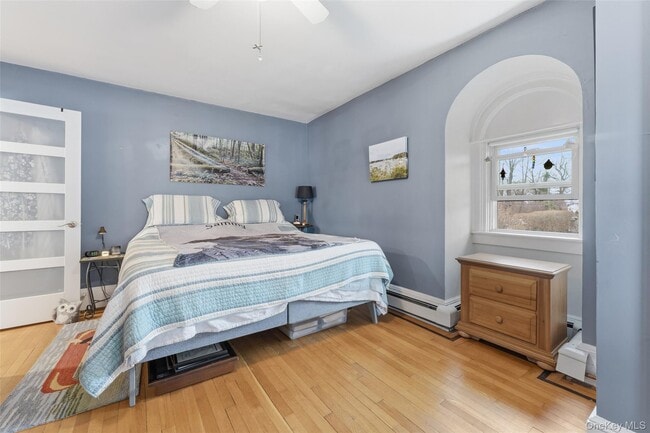 Building Photo - 598 N Lake Blvd