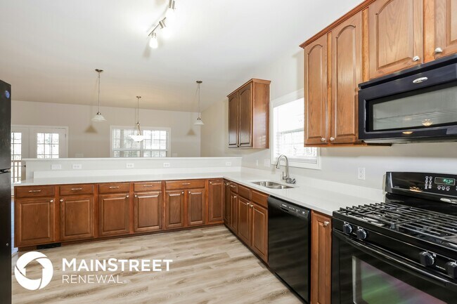 Building Photo - 5979 Coopers Hawk Trail