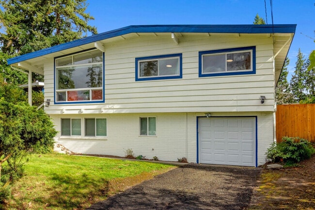 Building Photo - 14009 SE 37th Pl