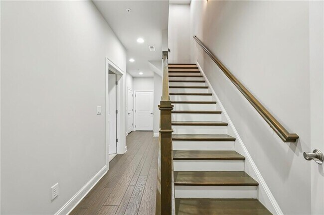 Building Photo - 355 Cricket Ln